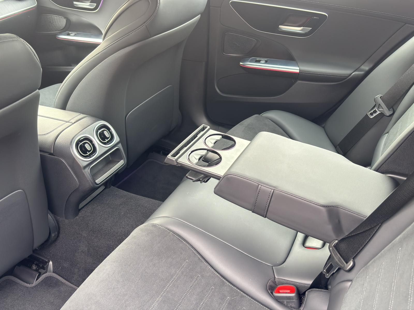 Mercedes-Benz C 200 4MATIC AMG Line - Samsaru's Car Outlet