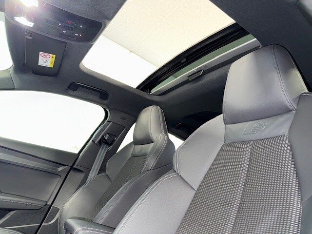 Audi A3 Sportback S line 35 TSI S-tronic, Panorama,Na