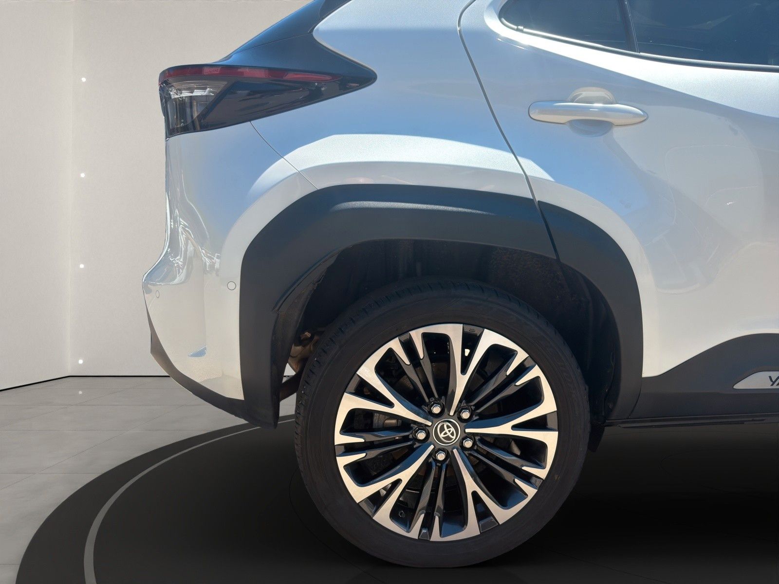 Toyota Yaris Cross Hybrid AWD-i Elegant