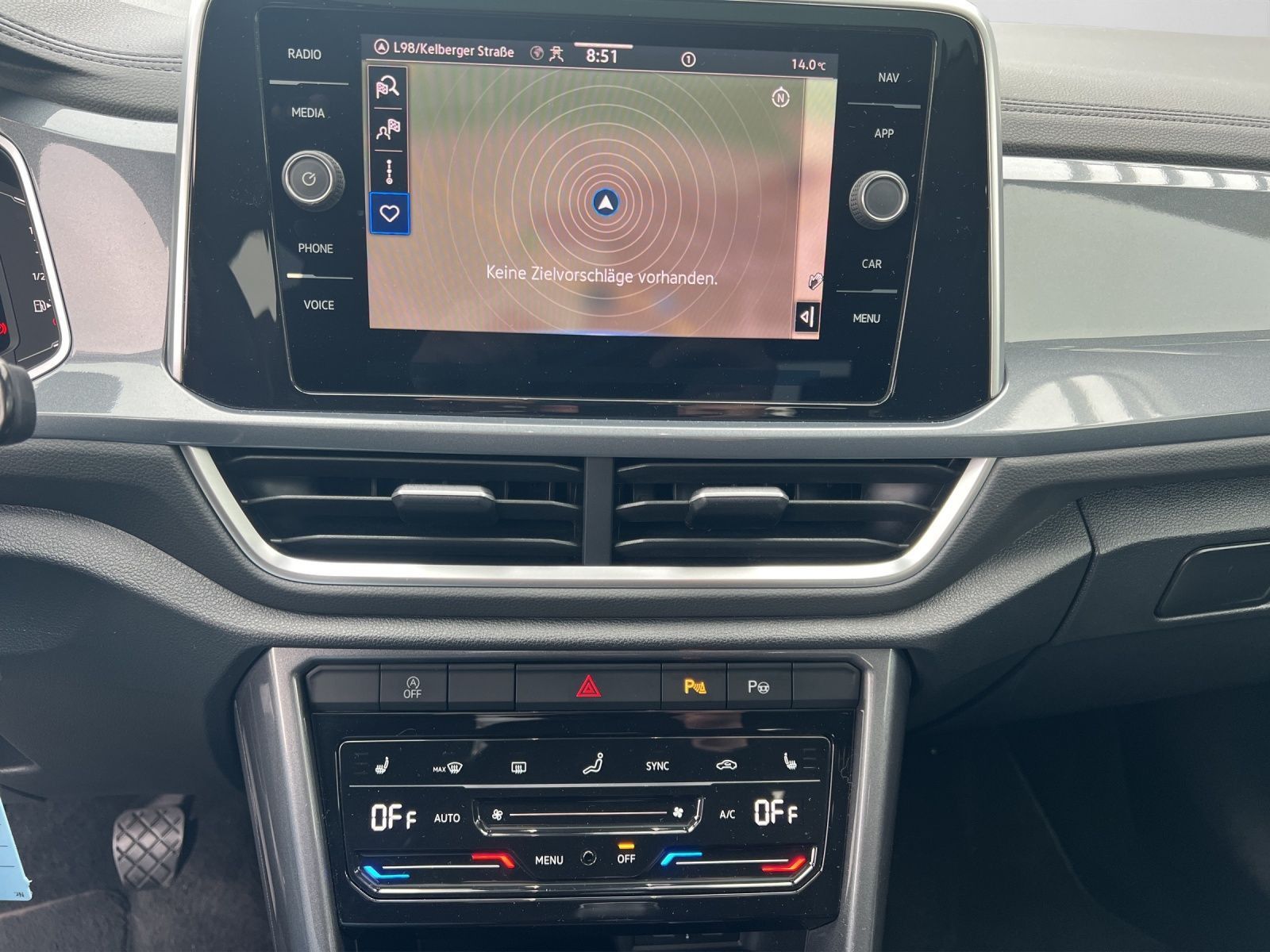 Volkswagen T-Roc 2.0 TDI Style - Samsaru's Car Outlet