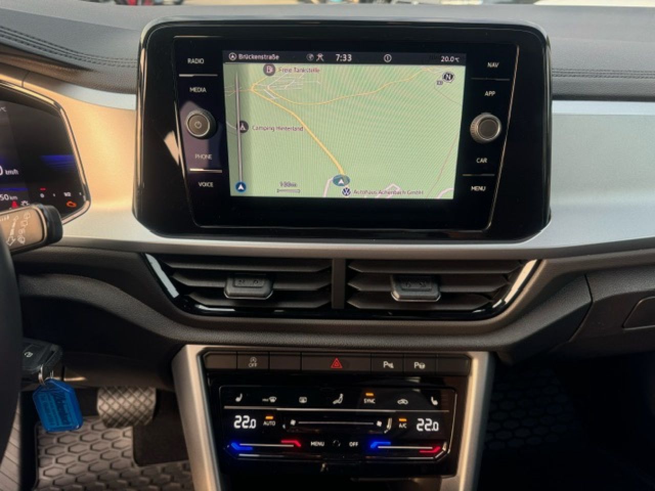Volkswagen T-Roc Life 1.5 TSI DSG - Samsaru's Car Outlet