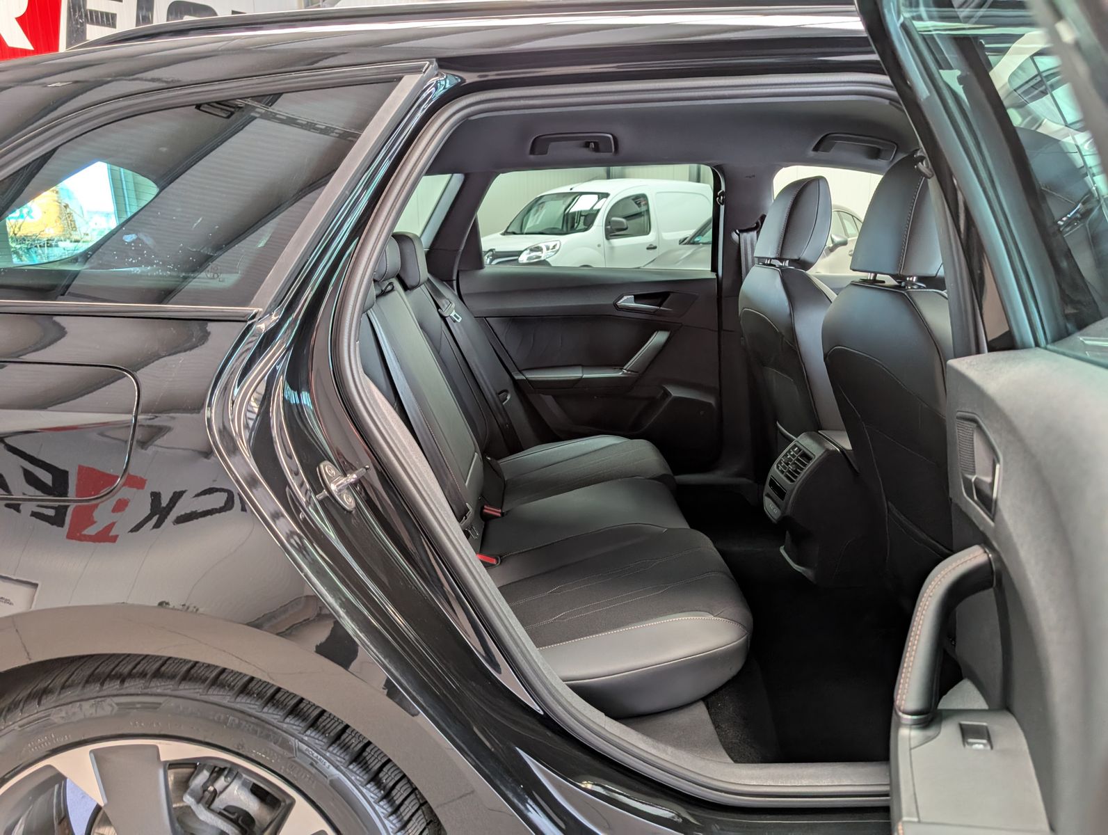 Cupra Leon 1.5eTSI DSG Matrix - Samsaru's Car Outlet
