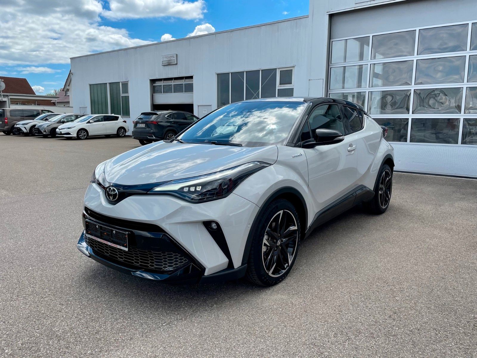 Toyota C-HR GR Sport Hybrid - Samsaru's Car Outlet