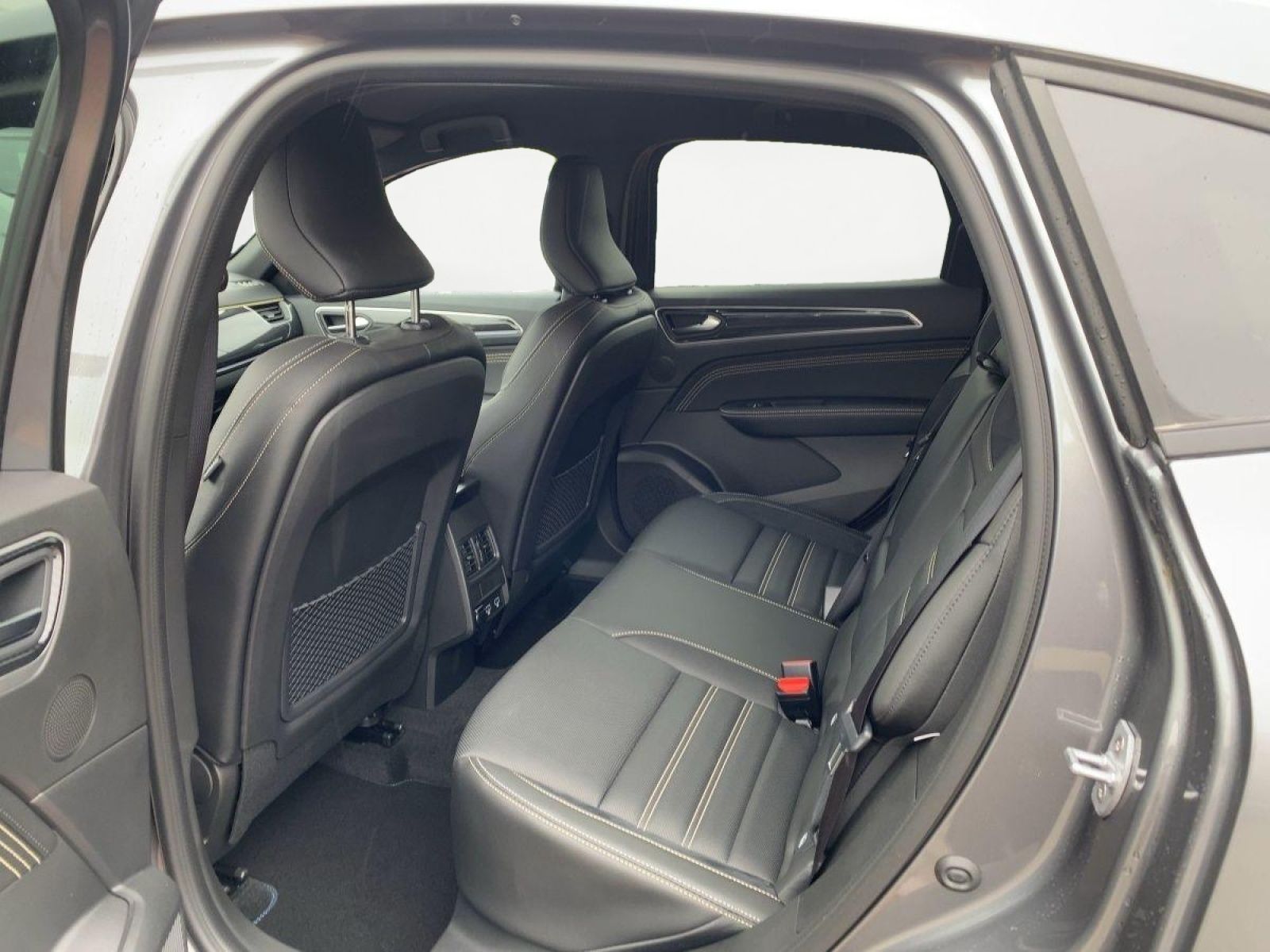 Renault Arkana E-TECH Hybrid 145 E-Tech Engineered - Samsaru's Car Outlet