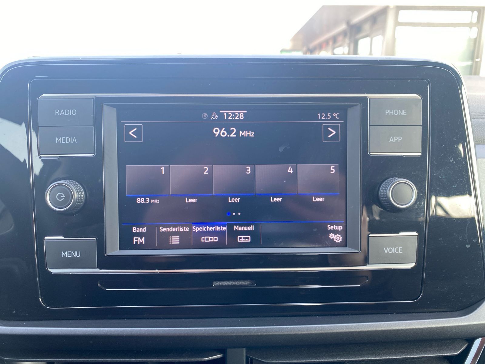 Volkswagen T-Roc 1.0 TSI - Samsaru's Car Outlet