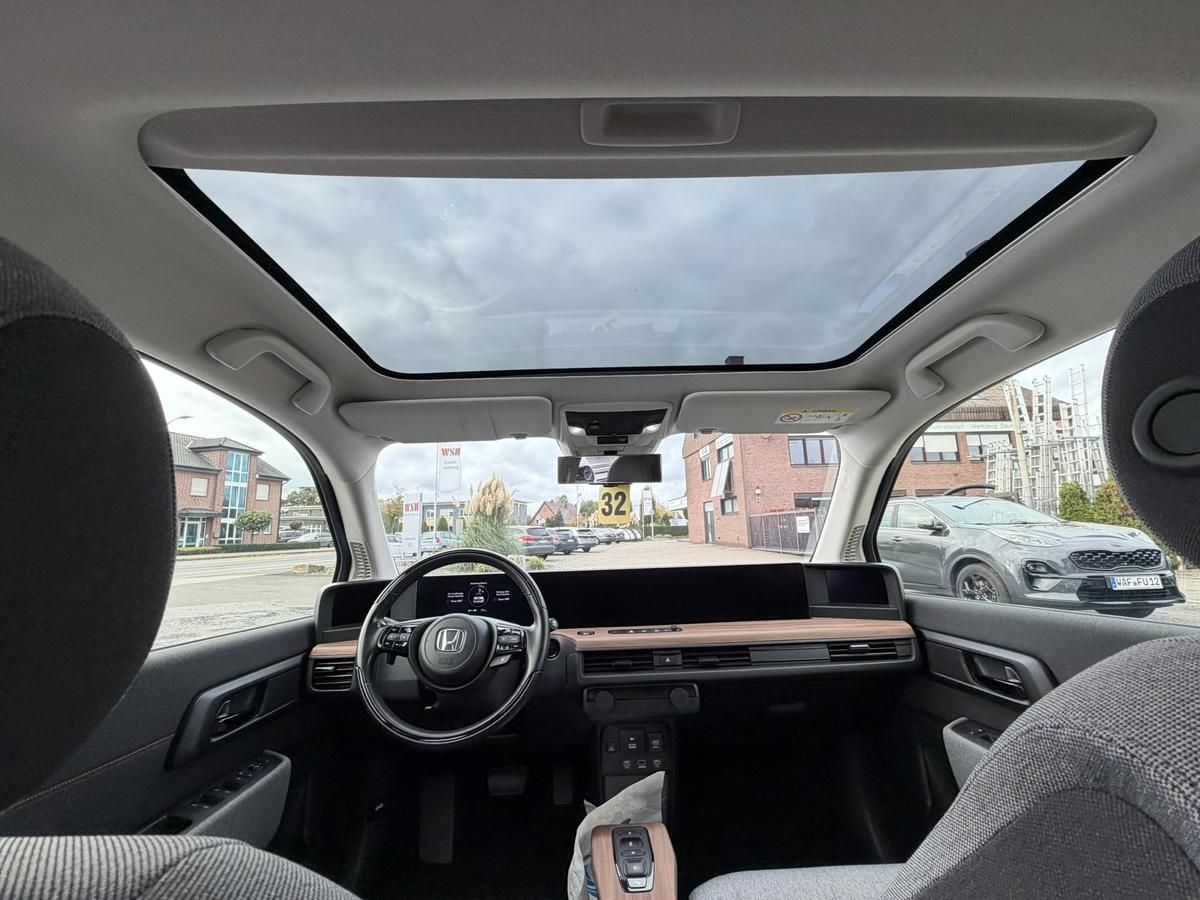 Honda e Advance (17")