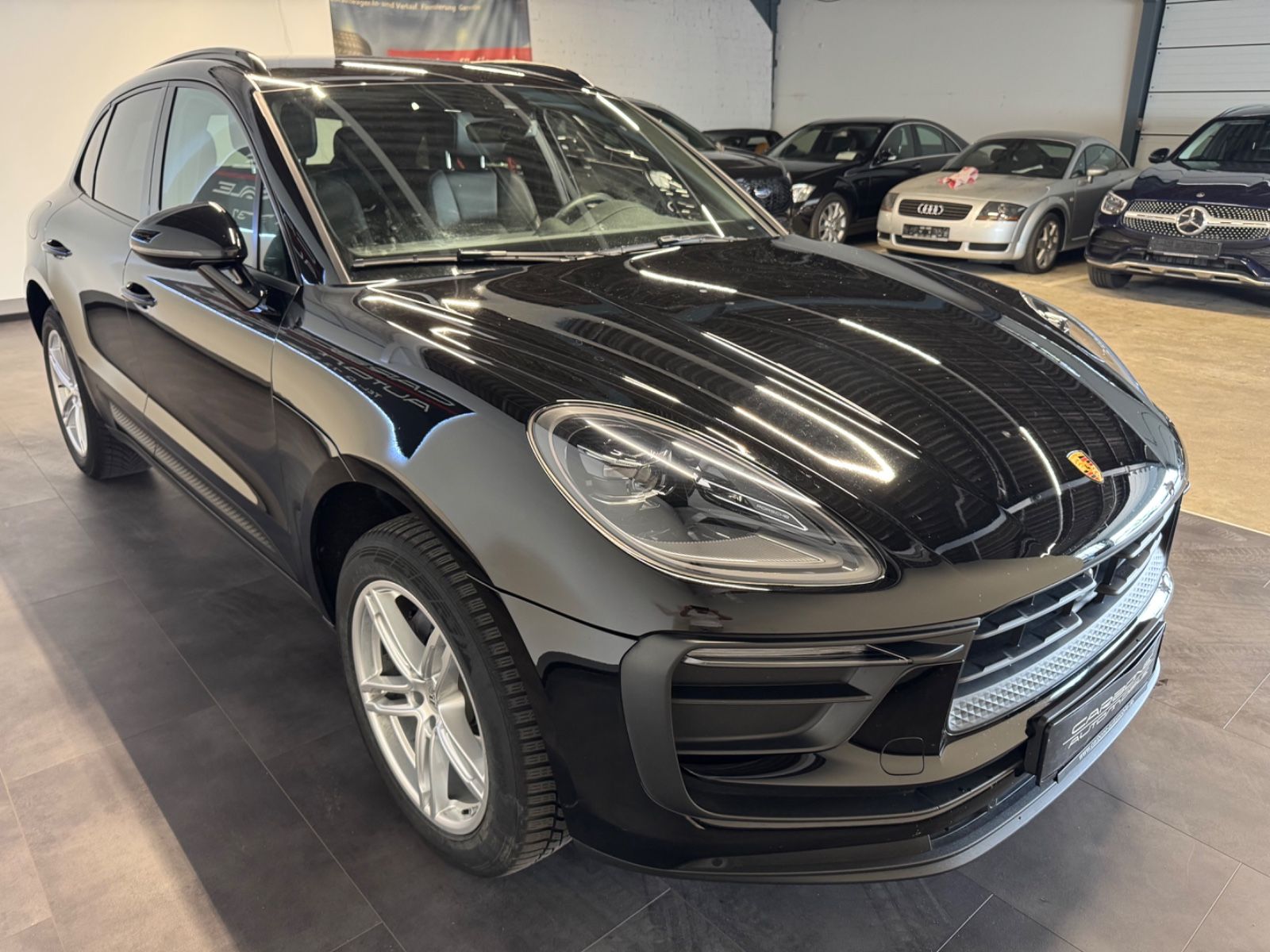 Porsche Macan - Samsaru's Car Outlet