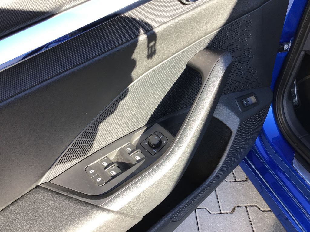 Skoda Octavia Combi 1.5 TSI Sportline - Samsaru's Car Outlet