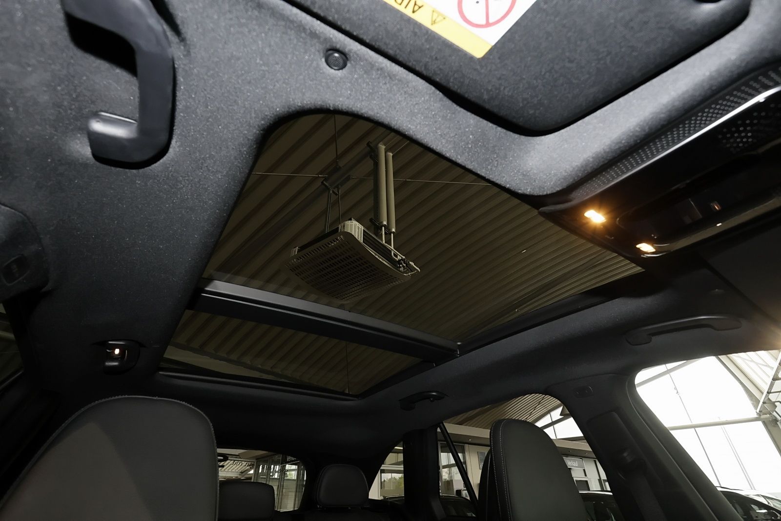 Mercedes-Benz GLC 300 d 4M AMG MBUX+360°+DIG-LED+Pano+AHK+HUD