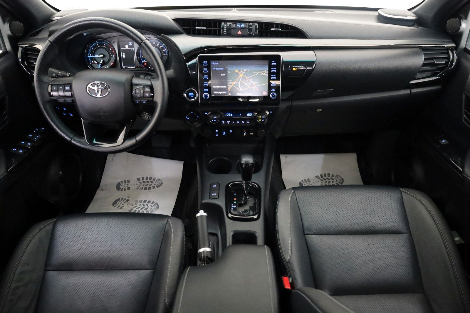Toyota Hilux 2.8 D-4D Invincible Sport,ACC,AHK