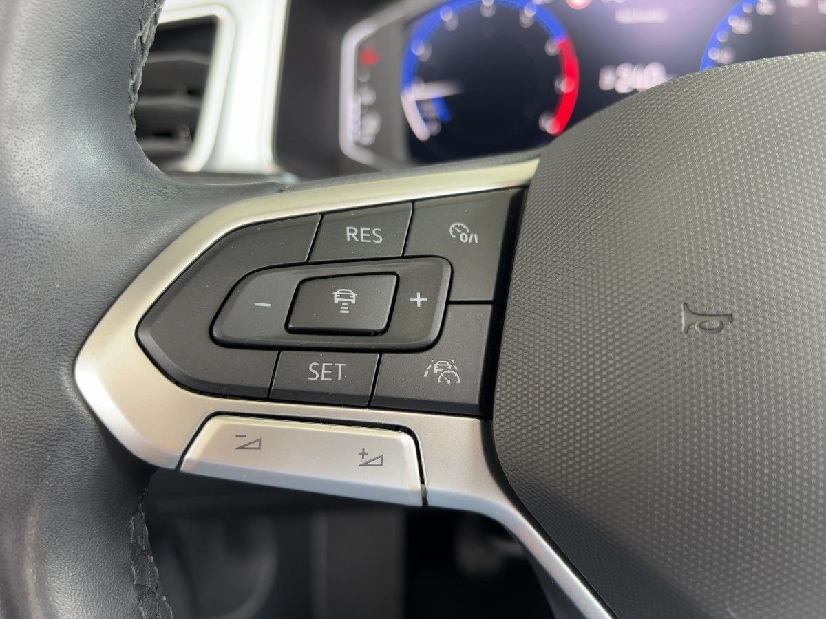 Volkswagen T-Roc Style 1.5 TSI - Samsaru's Car Outlet