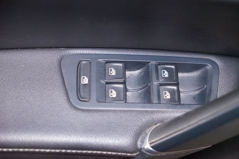 Volkswagen Golf 36 kWh Elektro - Samsaru's Car Outlet