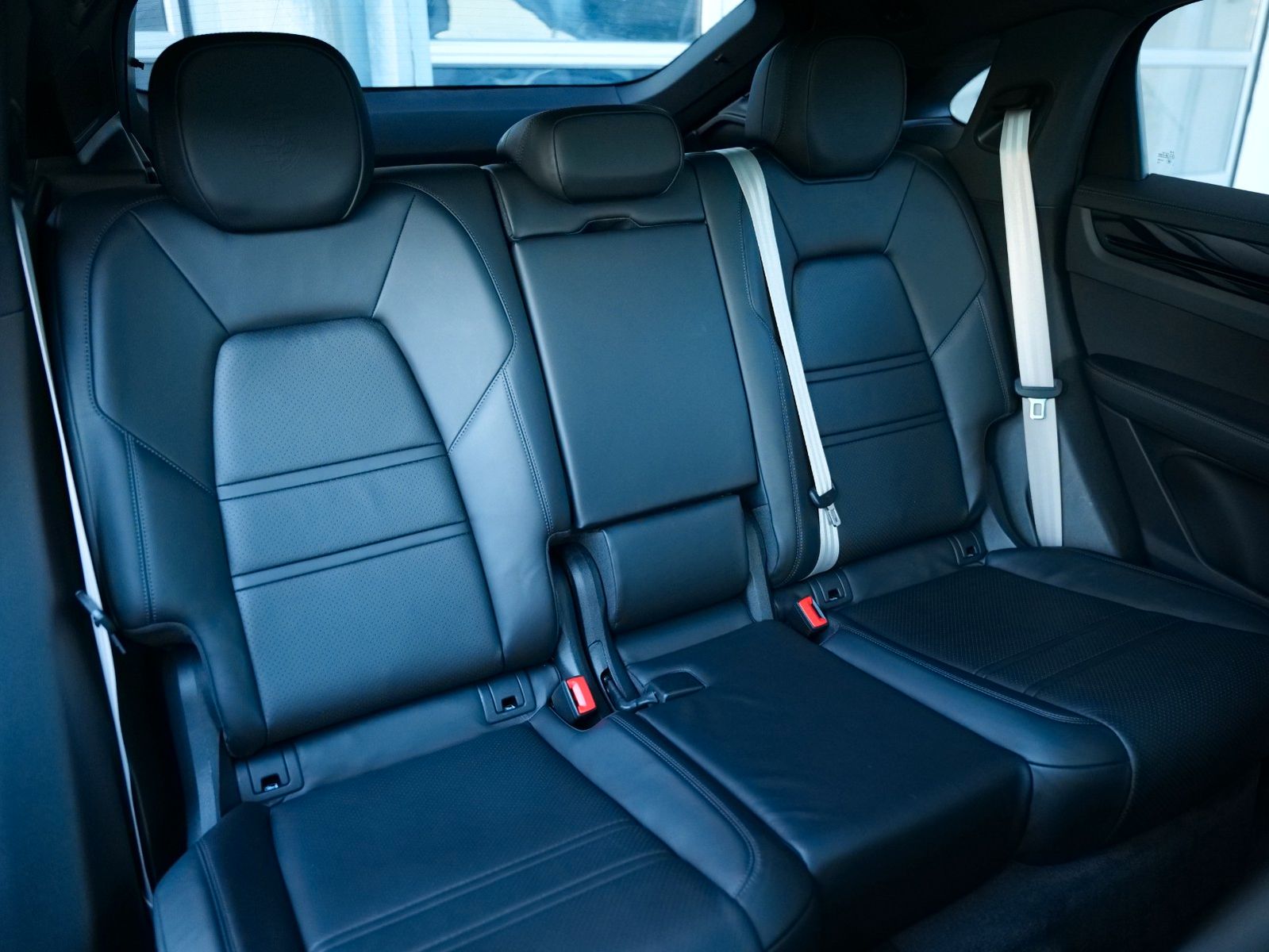 Porsche Cayenne Coupe E-Hybrid Platinum Edi SPORT DESIGN