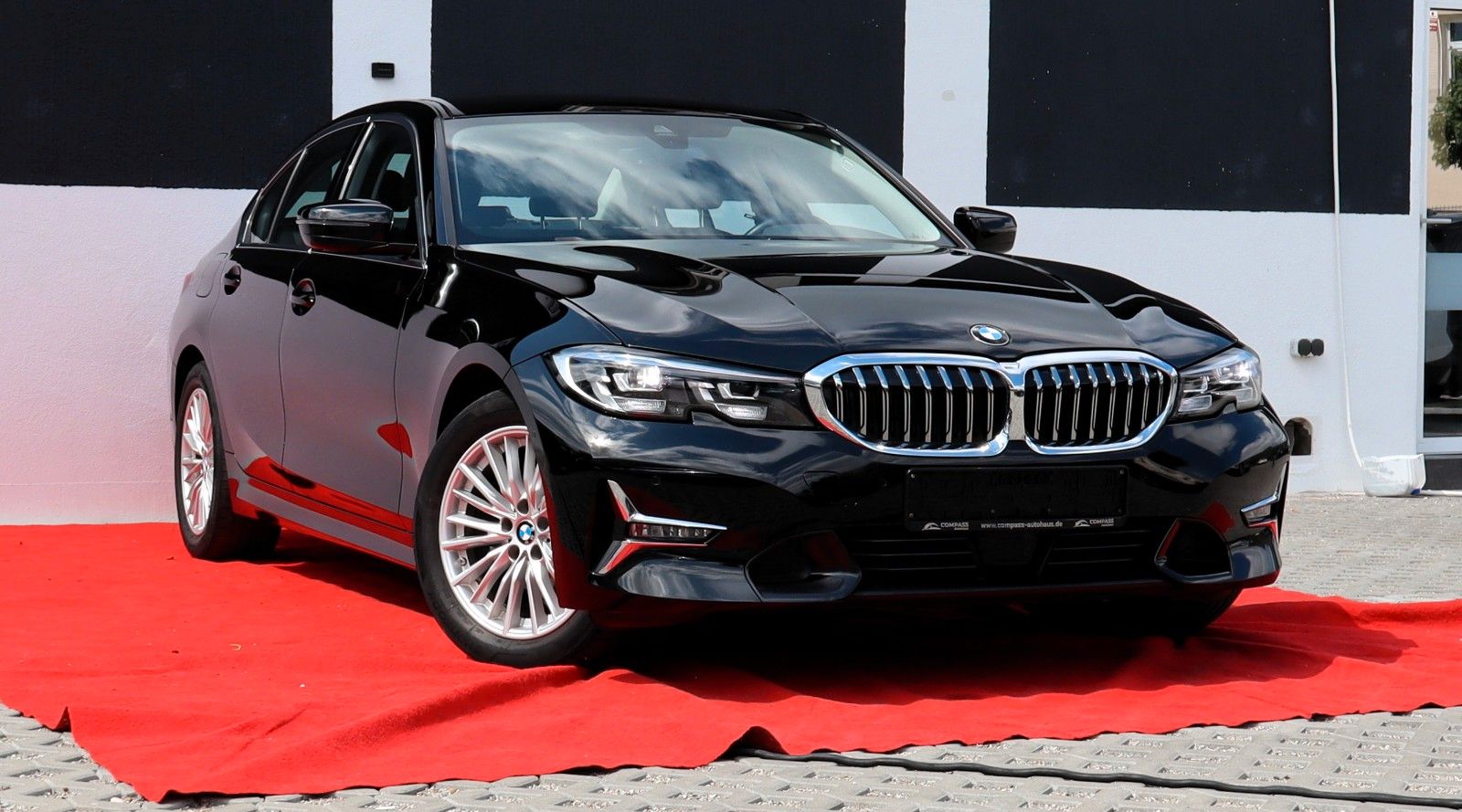 BMW 320 d Luxury Line - Samsaru's Car Outlet