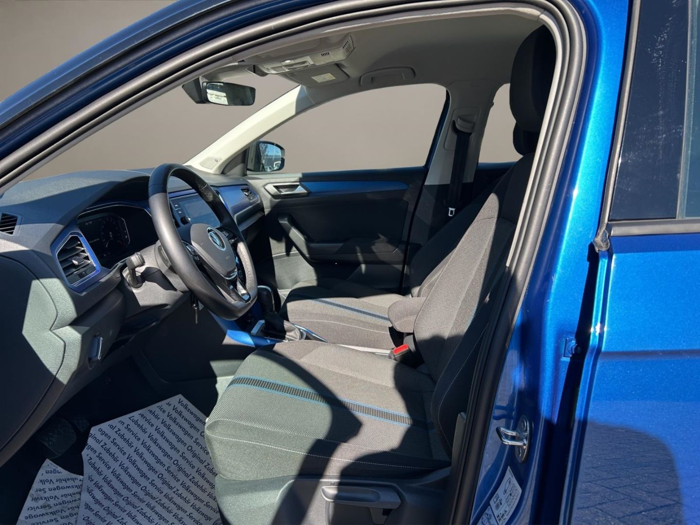 Volkswagen T-Roc Style 1.5 TSI DSG - Samsaru's Car Outlet