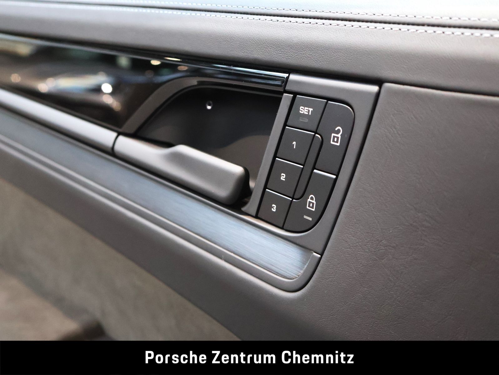 Porsche Cayenne GTS HA-Lenkung;Chrono;Head-Up;Pano