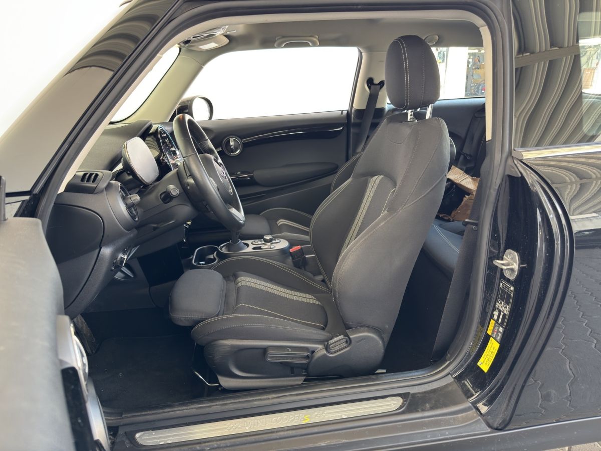 MINI Cooper SE Sport-LR - Samsaru's Car Outlet