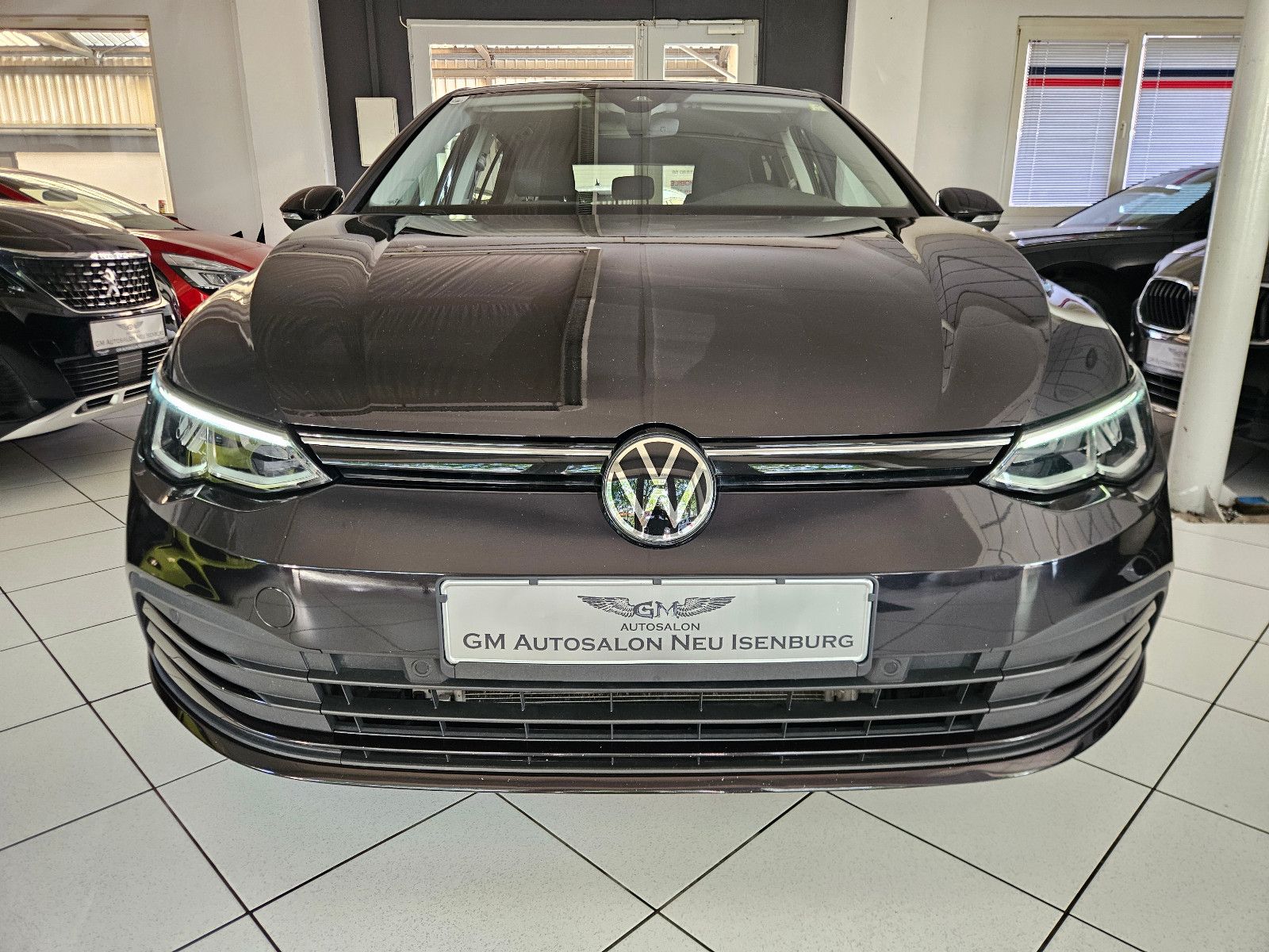 Volkswagen Golf VIII Life - Samsaru's Car Outlet