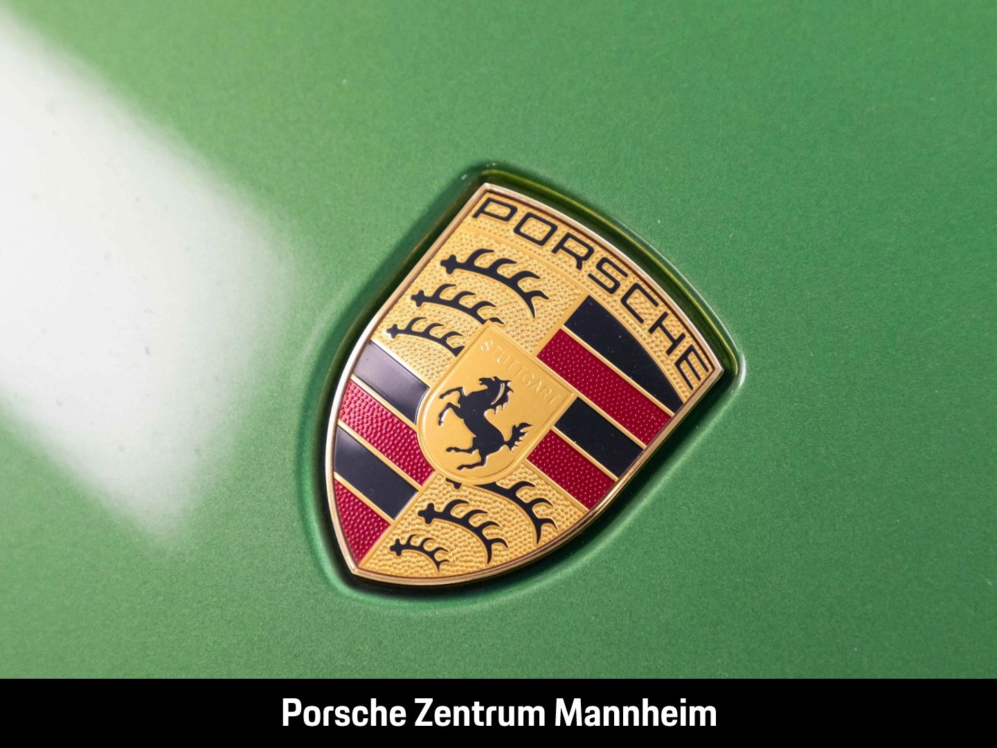 Porsche Taycan GTS Sport Turismo Pano InnoDrive Surround