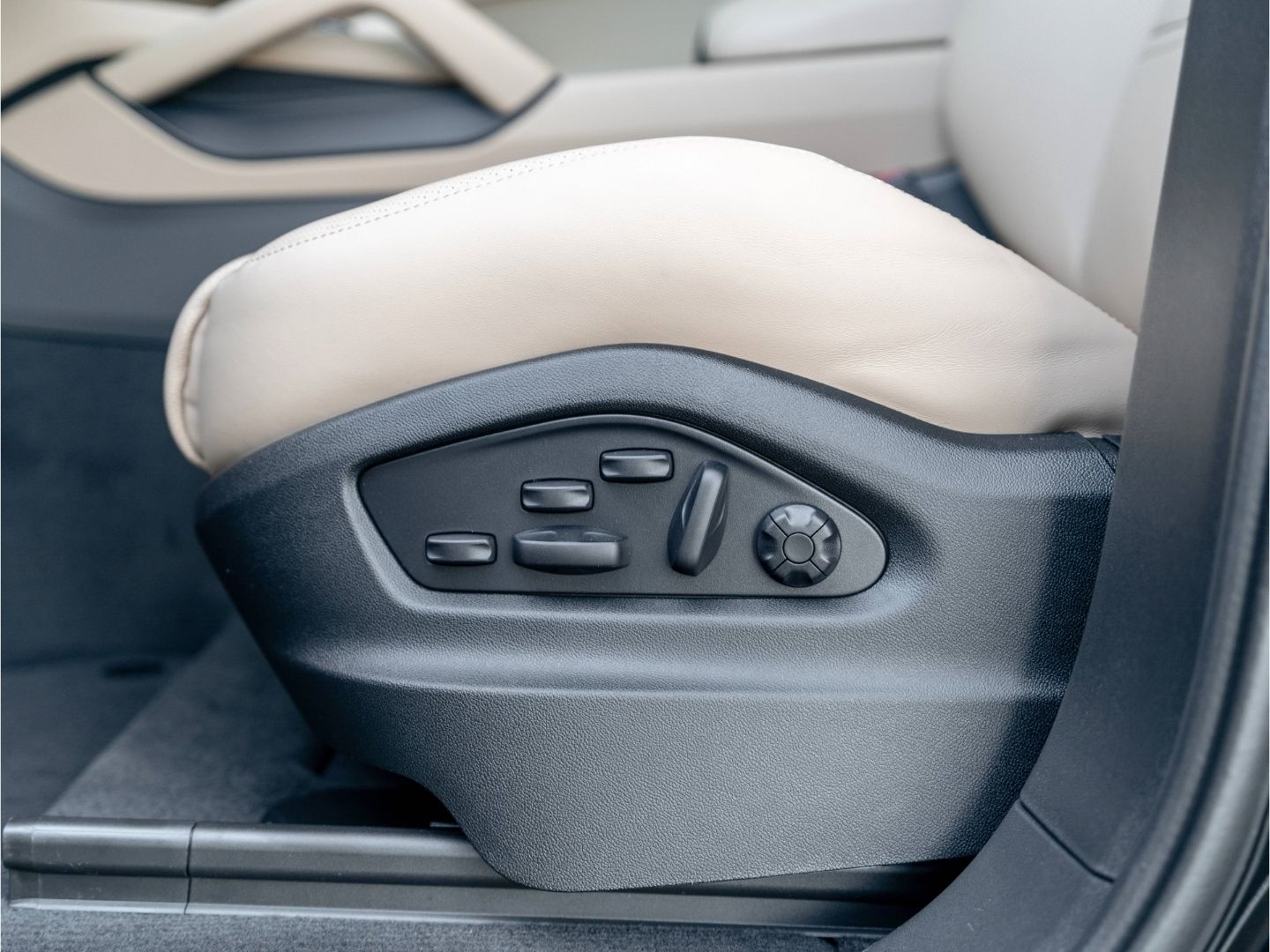 Porsche Cayenne S Coupe AHK SportDesign BOSE HD-Matrix