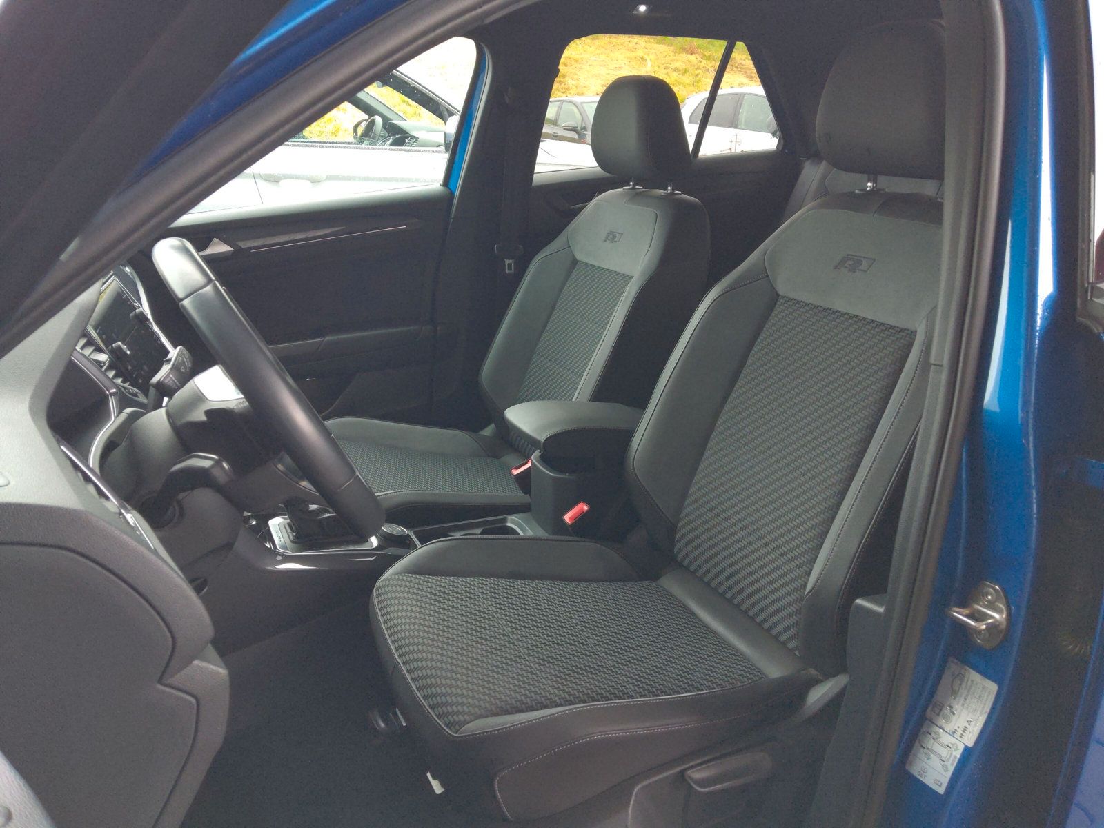 Volkswagen T-Roc R-Line 2.0 TSI 4x4 - Samsaru's Car Outlet