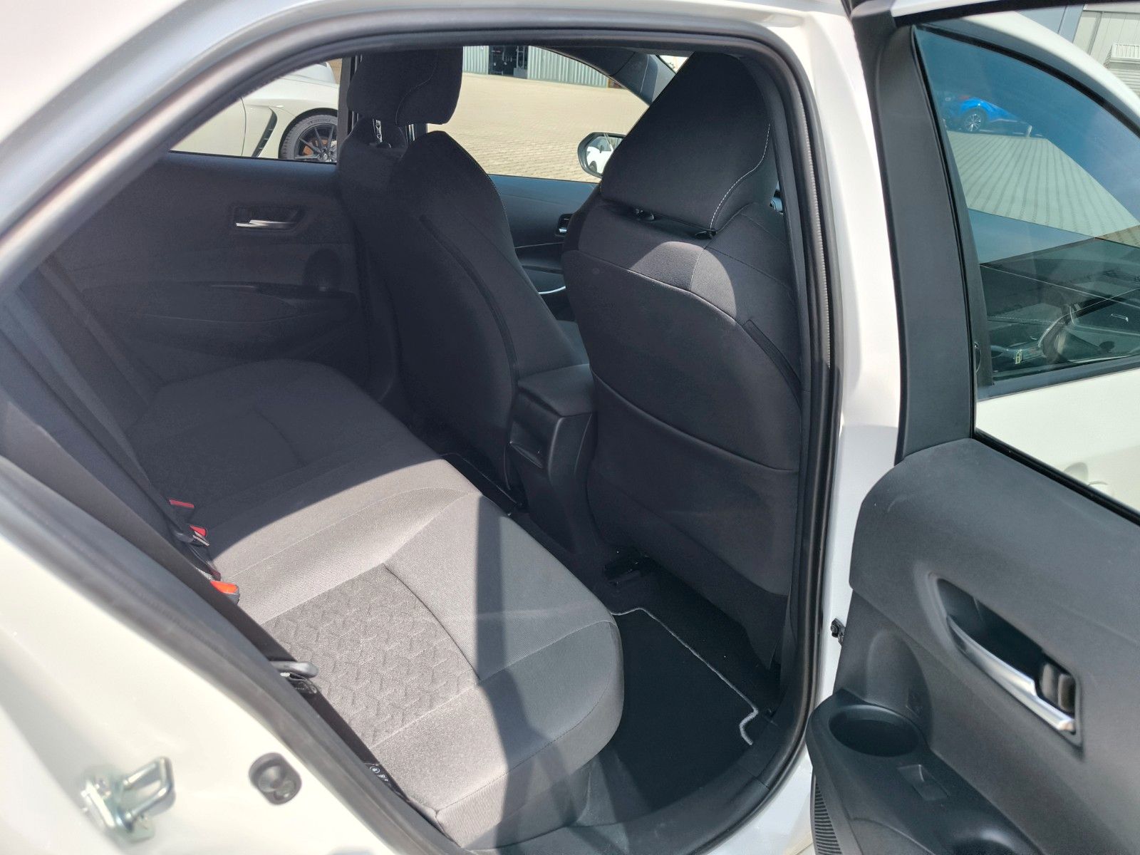 Toyota Corolla Hybrid - Samsaru's Car Outlet
