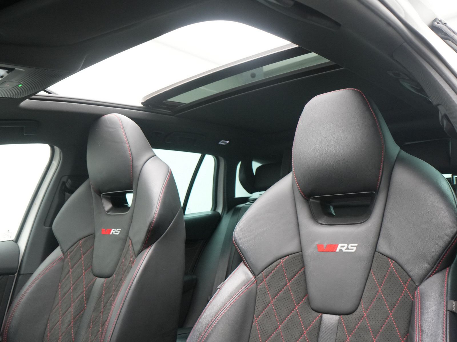 Skoda Octavia Combi RS iV DSG ACC NAVI SHZ PANO
