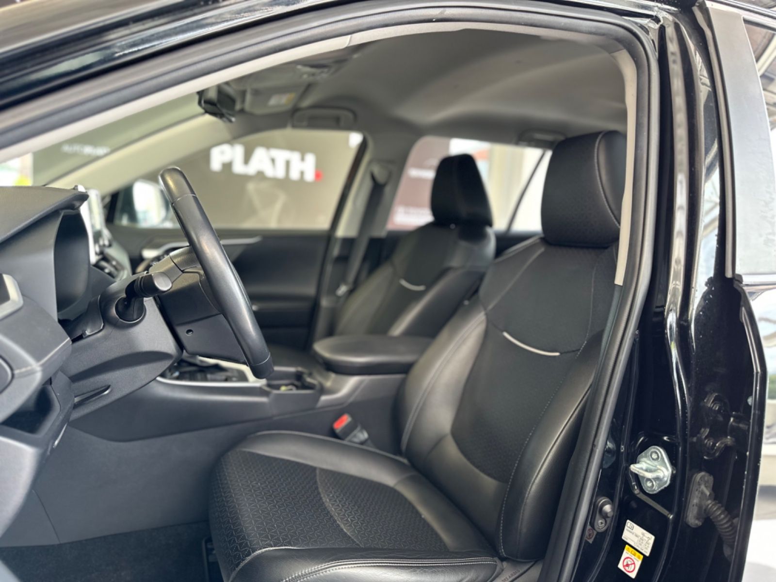 Toyota RAV 4 Hybrid - Samsaru's Car Outlet