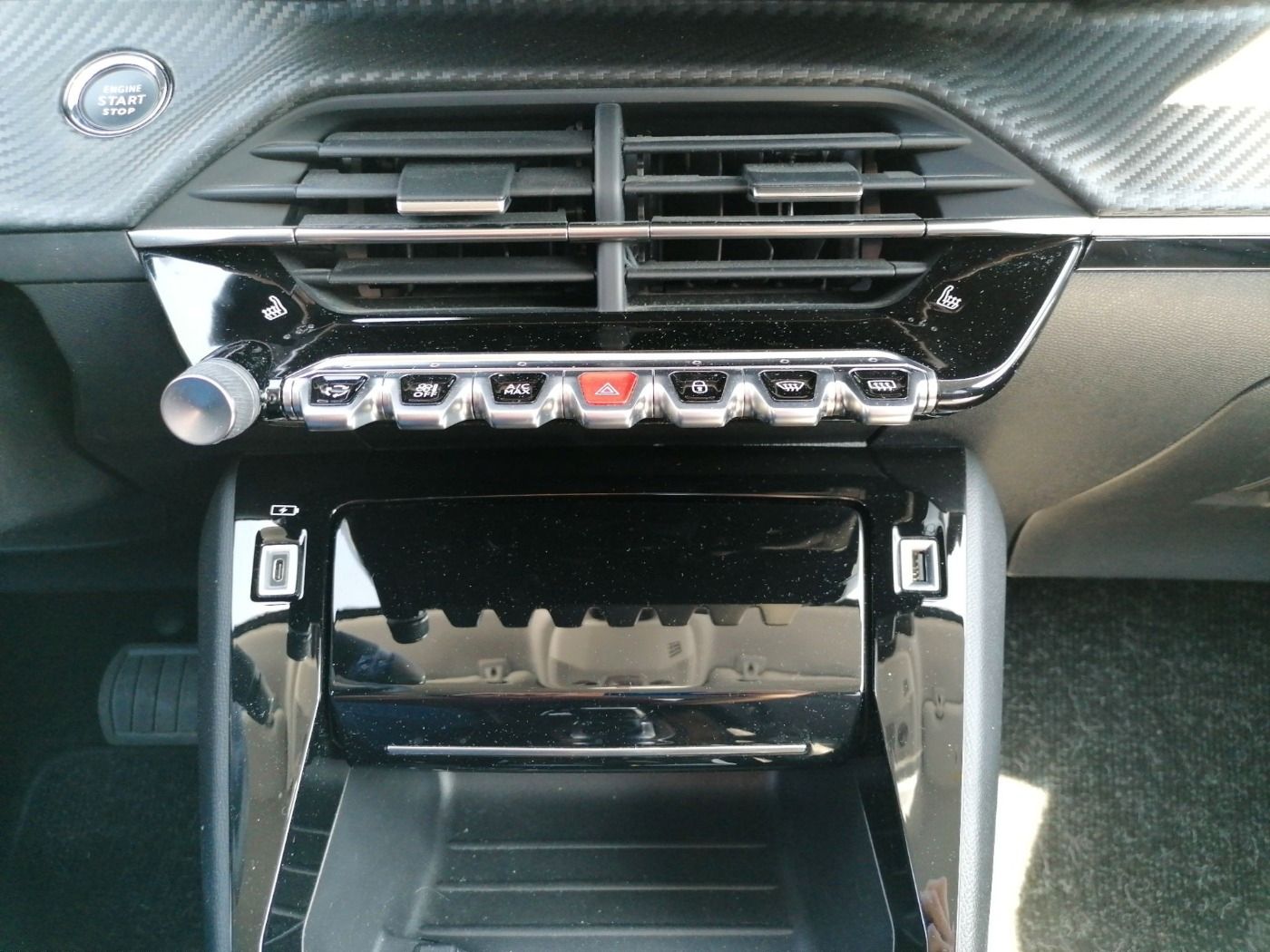 Peugeot 208 e- Allure - Samsaru's Car Outlet