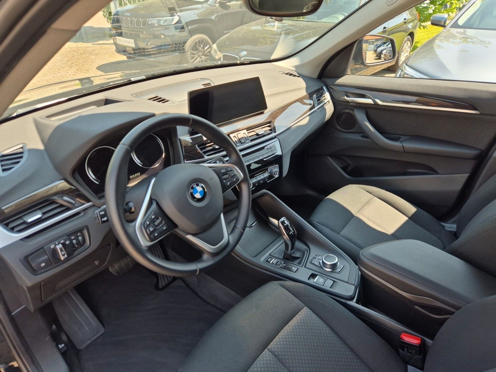 BMW X1 xDrive 25d - Samsaru's Car Outlet