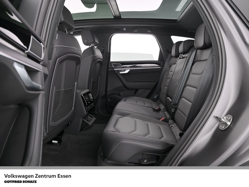 Volkswagen Touareg R-Line 3.0 TDI 4Motion Black Style Pano