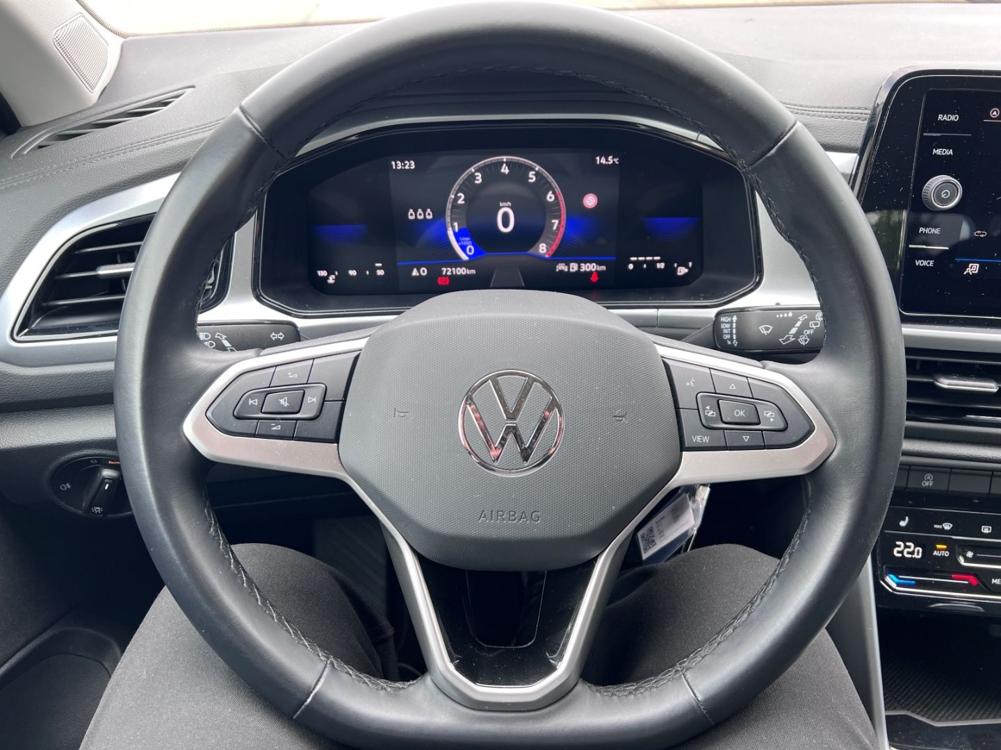 Volkswagen T-Roc 1.0TSI Life - Samsaru's Car Outlet