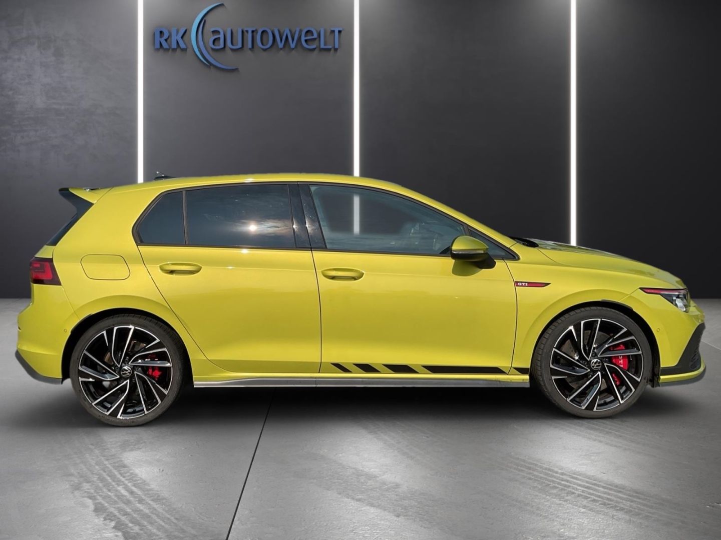 Volkswagen Golf 8 VIII Clubsport 2.0 TSI - Samsaru's Car Outlet