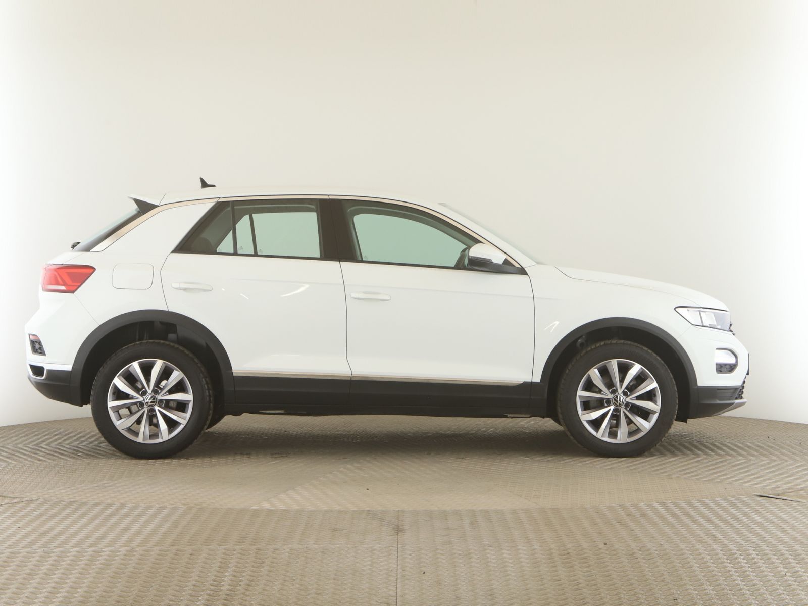 Volkswagen T-Roc 2.0 TDI Style - Samsaru's Car Outlet