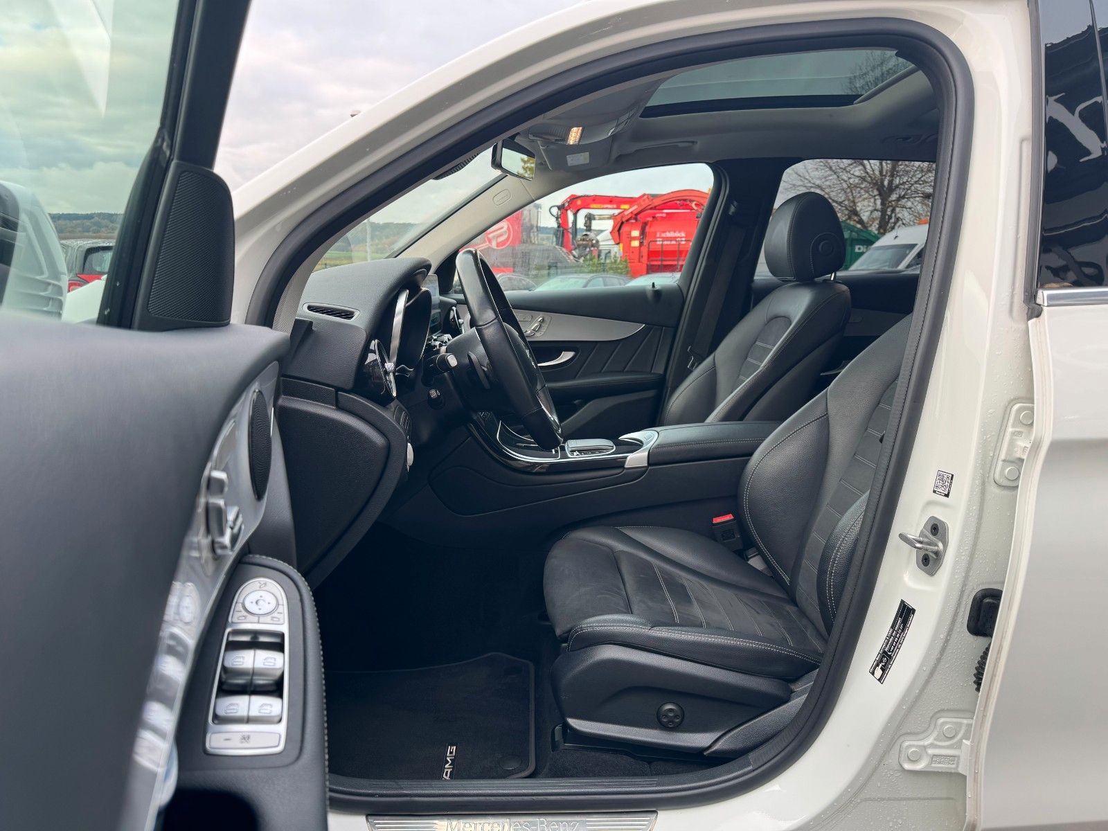 Mercedes-Benz GLC 200 4M AMG+Pano+Distr+StandH+AHK+360+HUD
