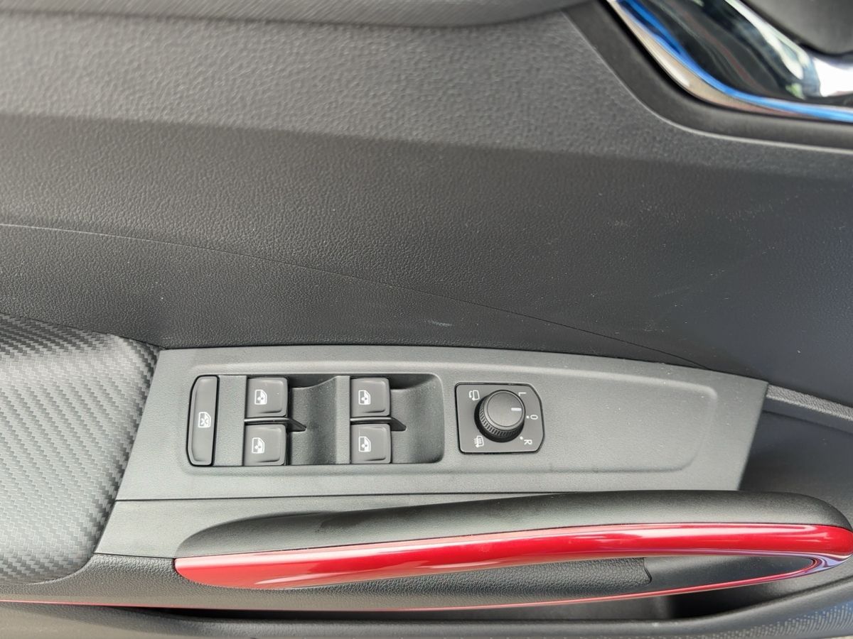 Skoda Fabia Monte Carlo 1,5 TSI DSG NAVI SOUNDSYST ACC