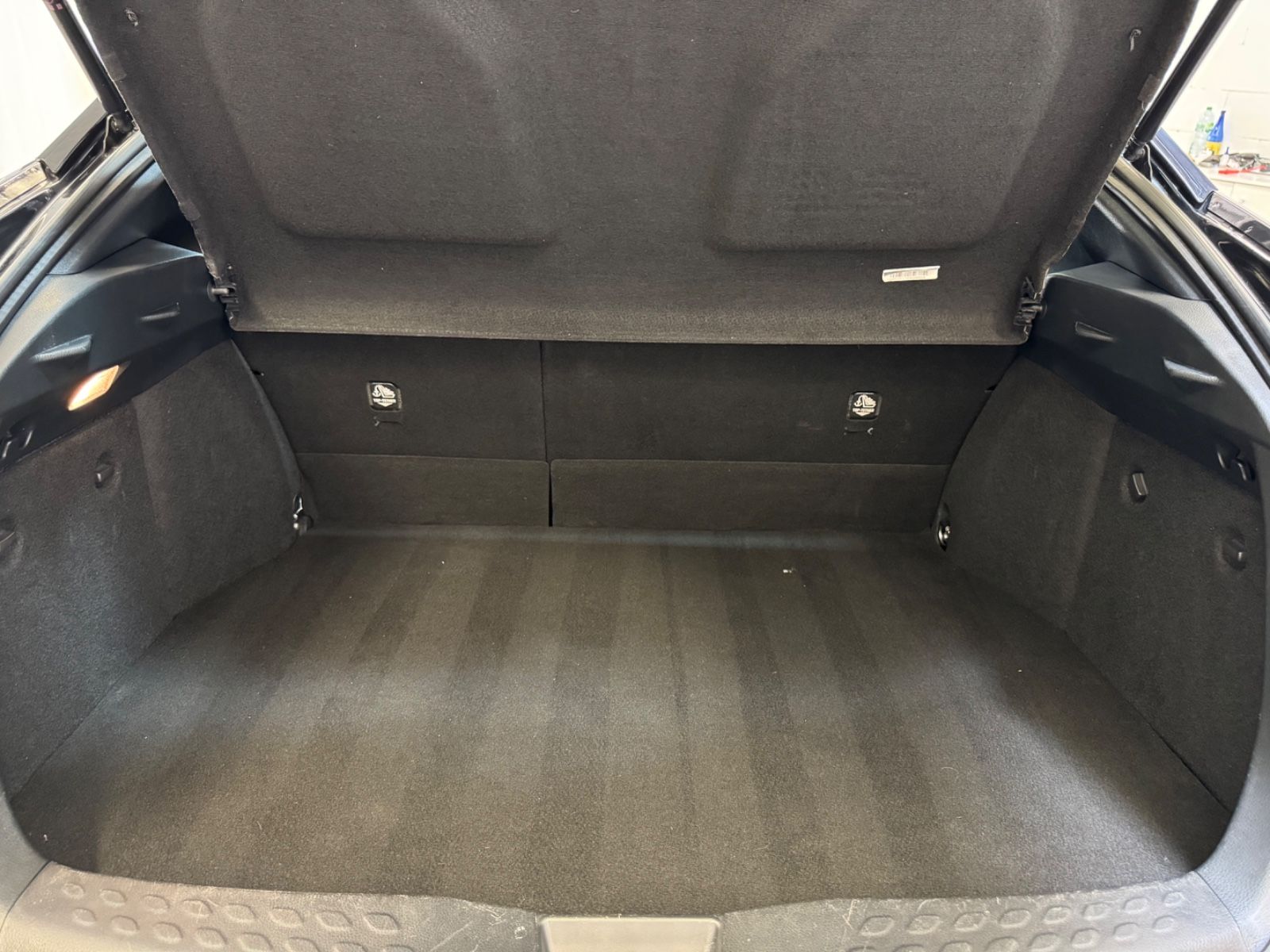 Toyota C-HR 2.0 Hybrid Business Edition - Samsaru's Car Outlet