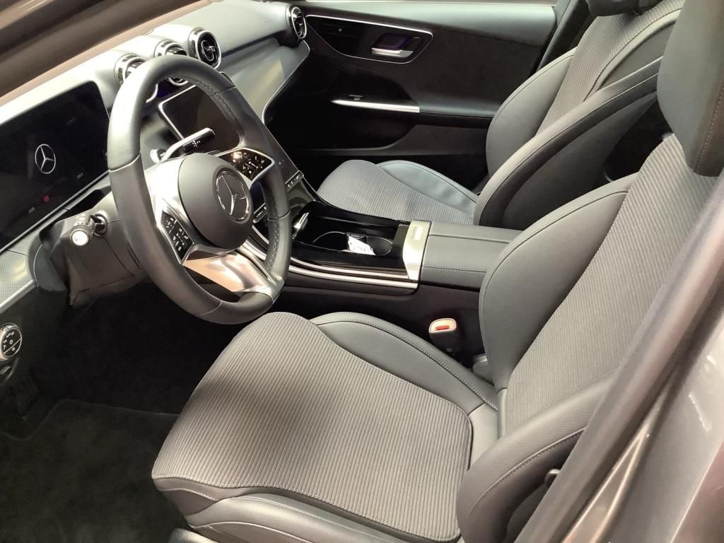 Mercedes-Benz C 180 Avantgarde - Samsaru's Car Outlet
