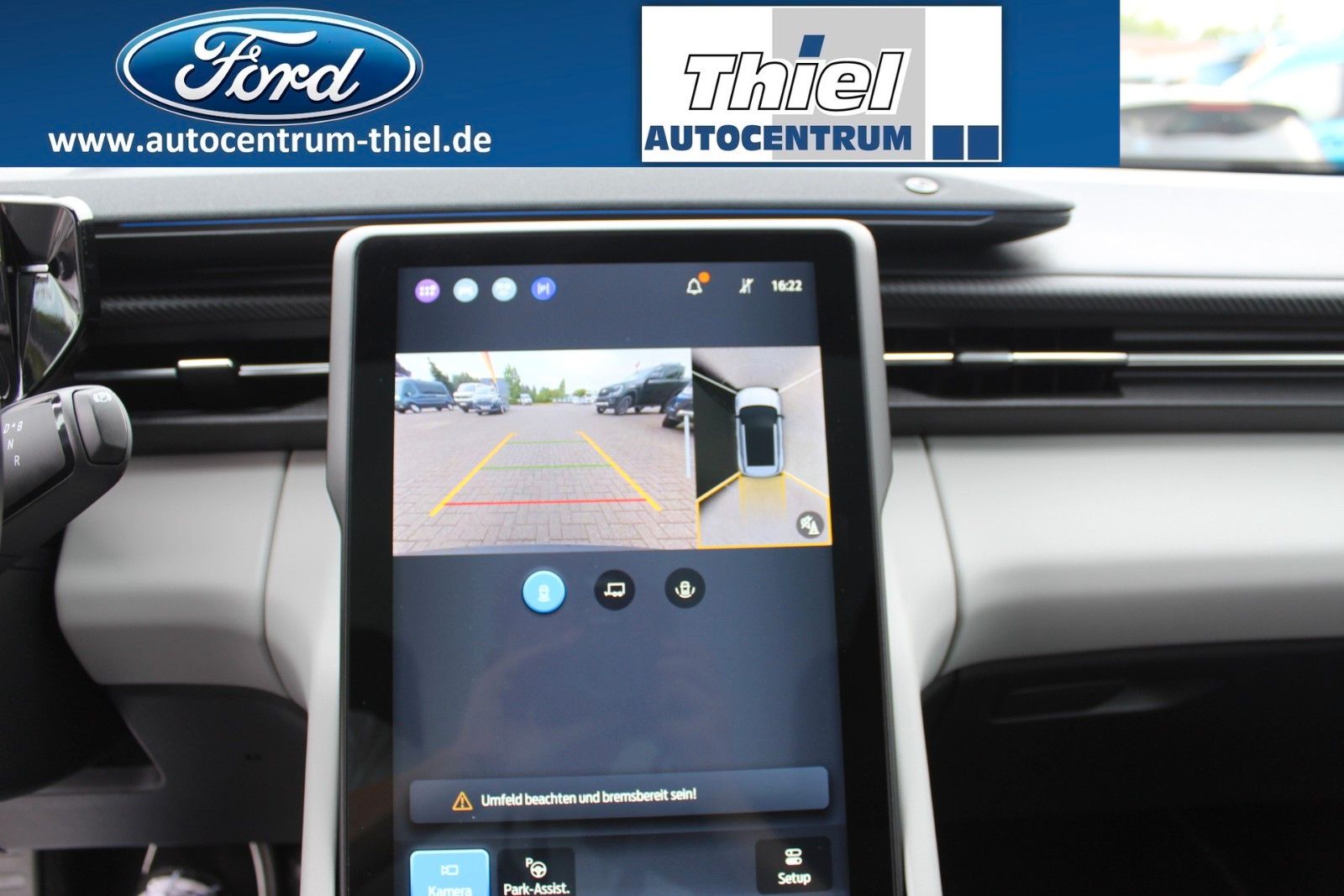 Ford Explorer Premium AWD Pano+Fahr-Assist+AHK+Ergo