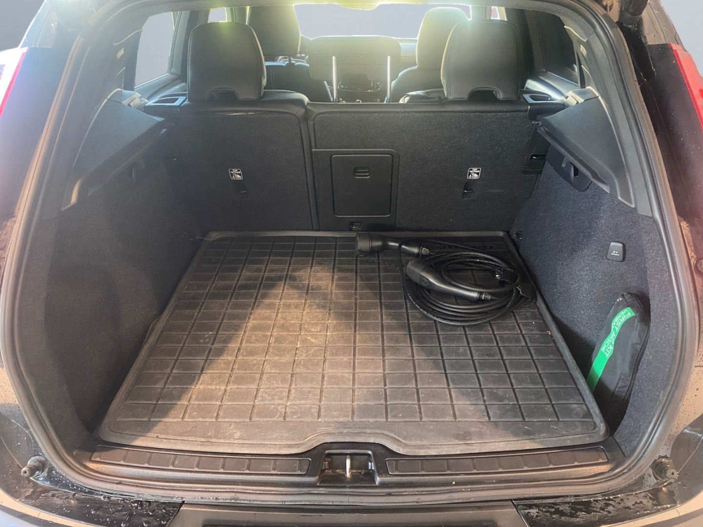 Volvo XC40 T5 Recharge DKG R-Design *AHK*360°*Pano*H/K