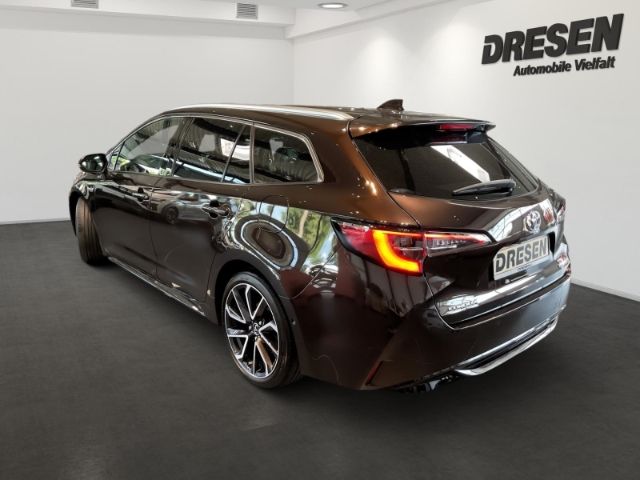 Toyota Corolla Touring Sports 2.0 Hybrid Lounge - Samsaru's Car Outlet