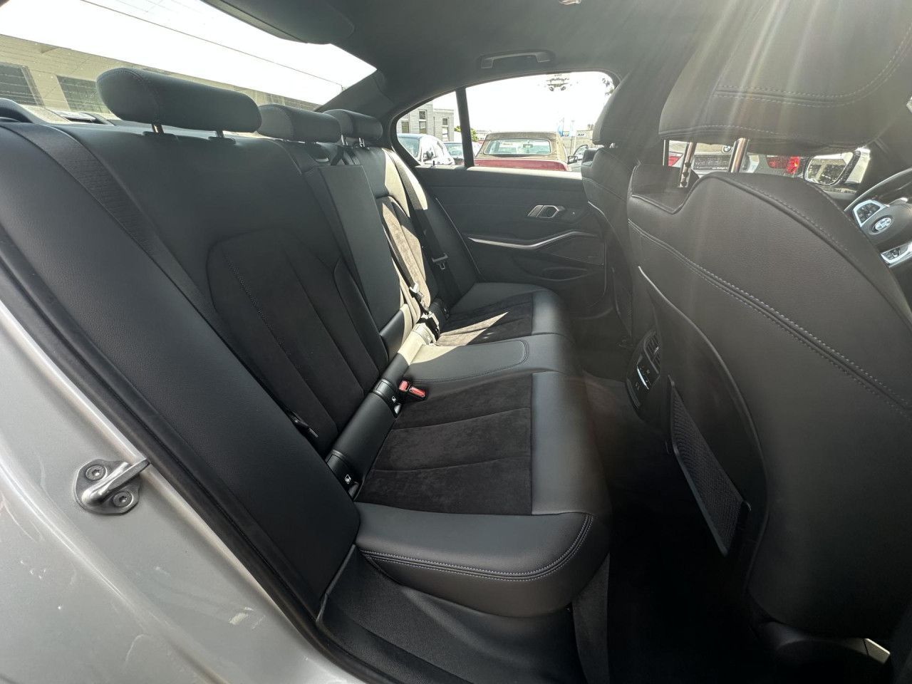 BMW 330d M Sport - Samsaru's Car Outlet