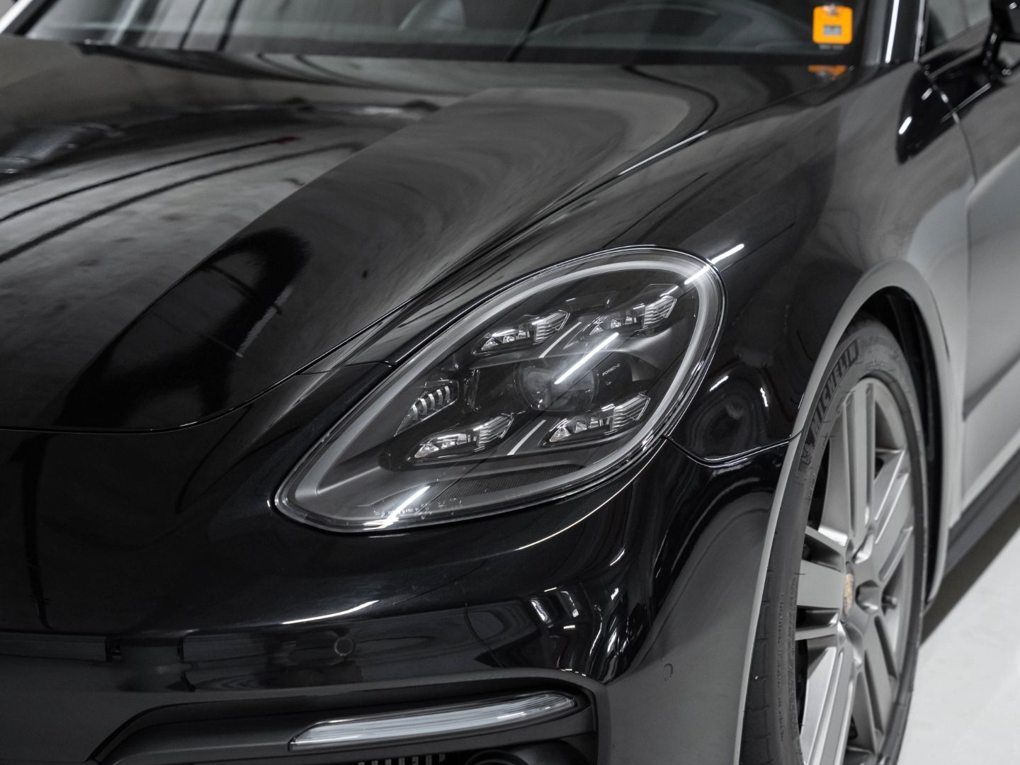 Porsche Panamera 4 E-Hybrid Platinum Edition HeadUp
