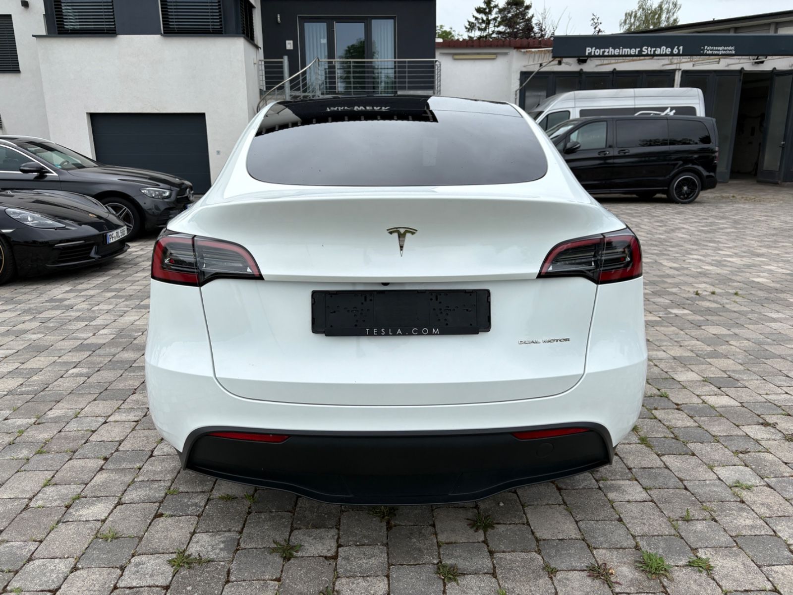Tesla Model Y Long Range Dual AWD 8 fach Alu