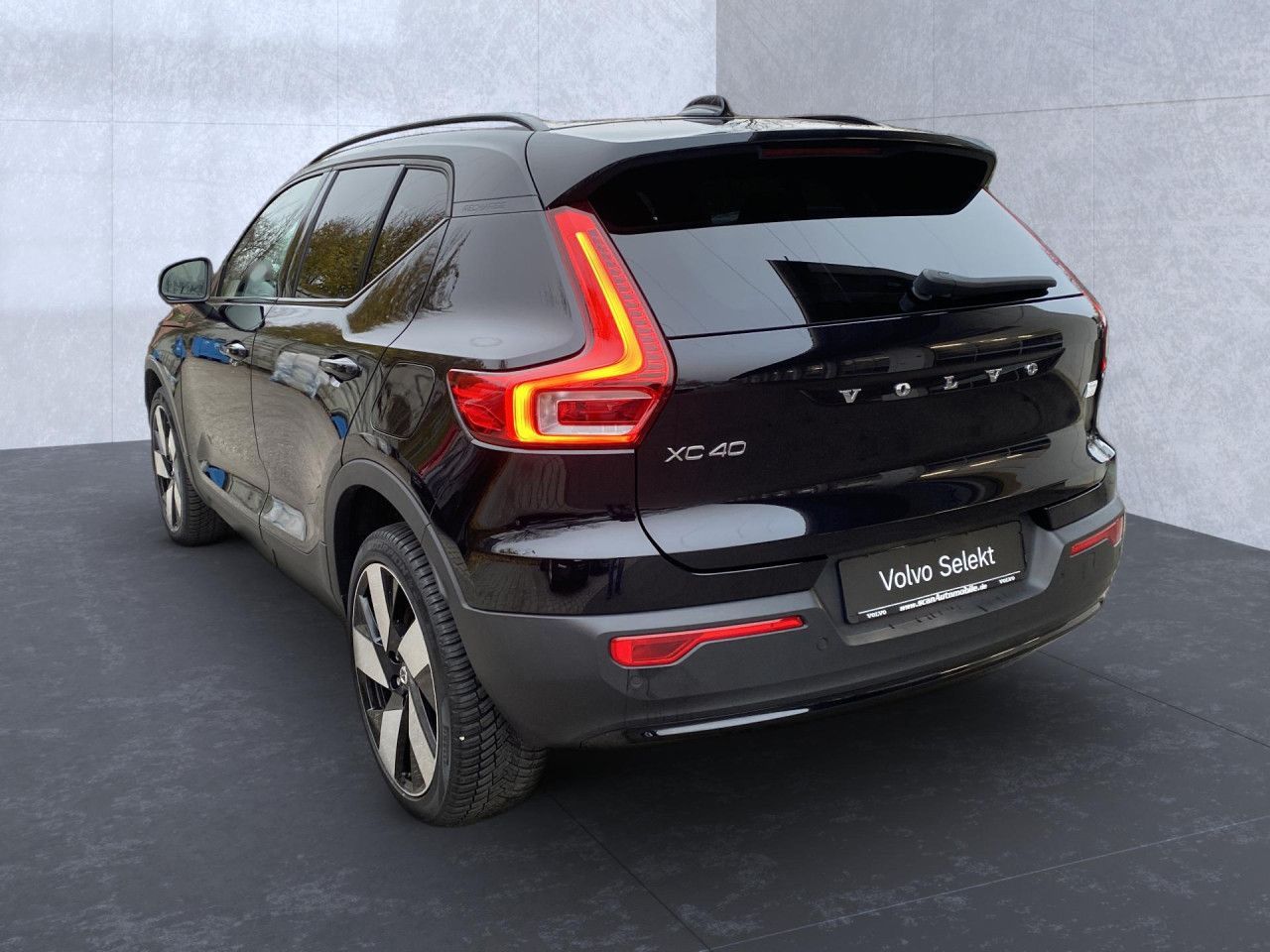 Volvo XC 40 Plus Recharge Pure Electric 2WD Bluetooth