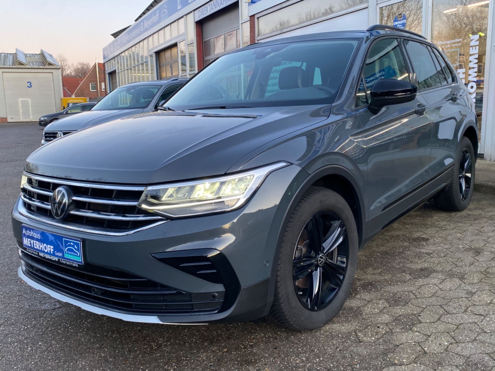 Volkswagen Tiguan Life 2.0 TDI 4Motion - Samsaru's Car Outlet