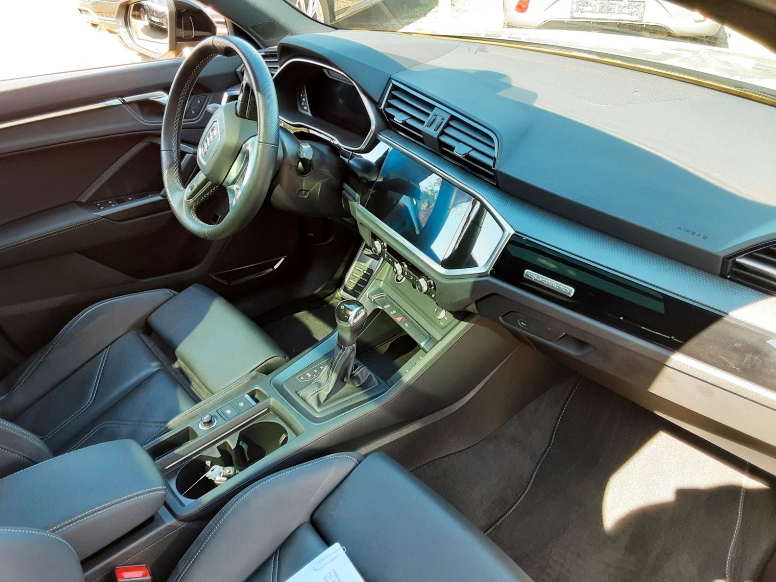 Audi Q3 45 TFSI quattro S line - Samsaru's Car Outlet