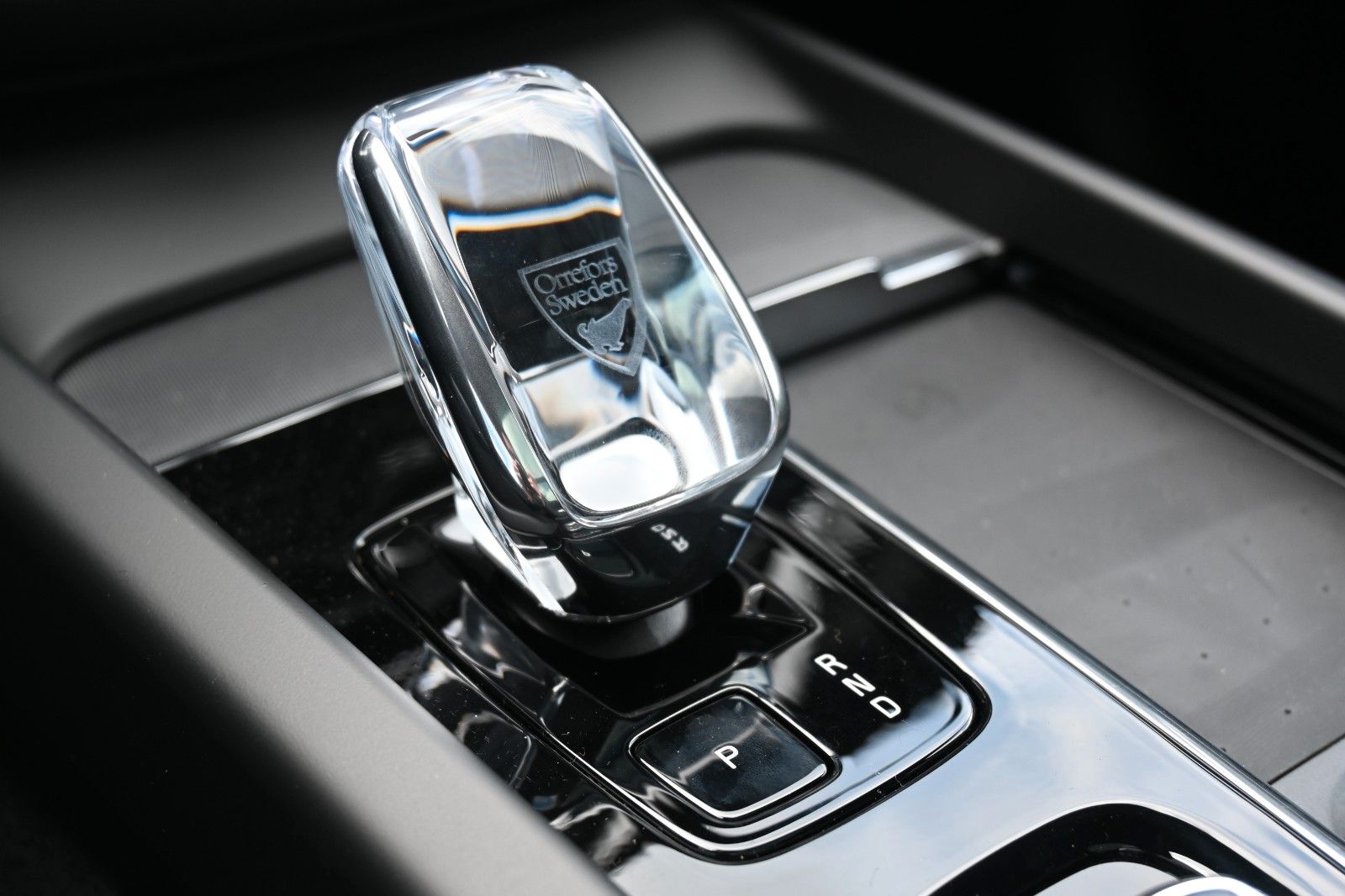 Volvo XC60 B5B AWD Ultra Dark*360°*H/K*AHK*HUD*ACC