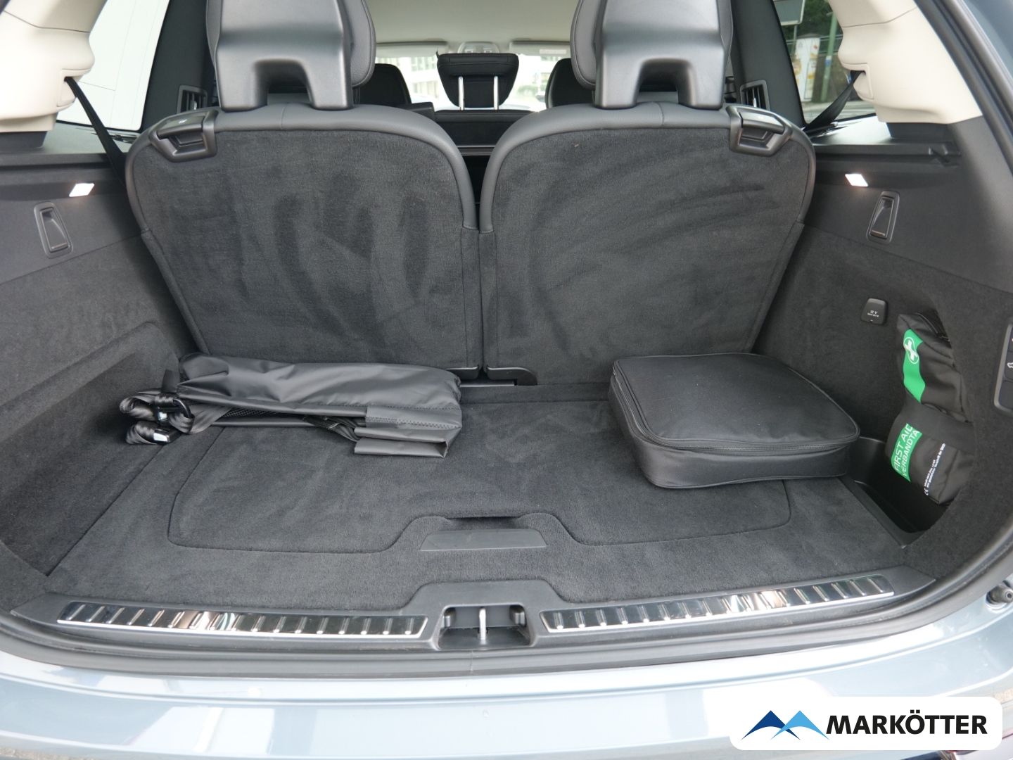 Volvo XC90 T8 AWD Recharge Plus Dark 7-Sitzer/Four-C