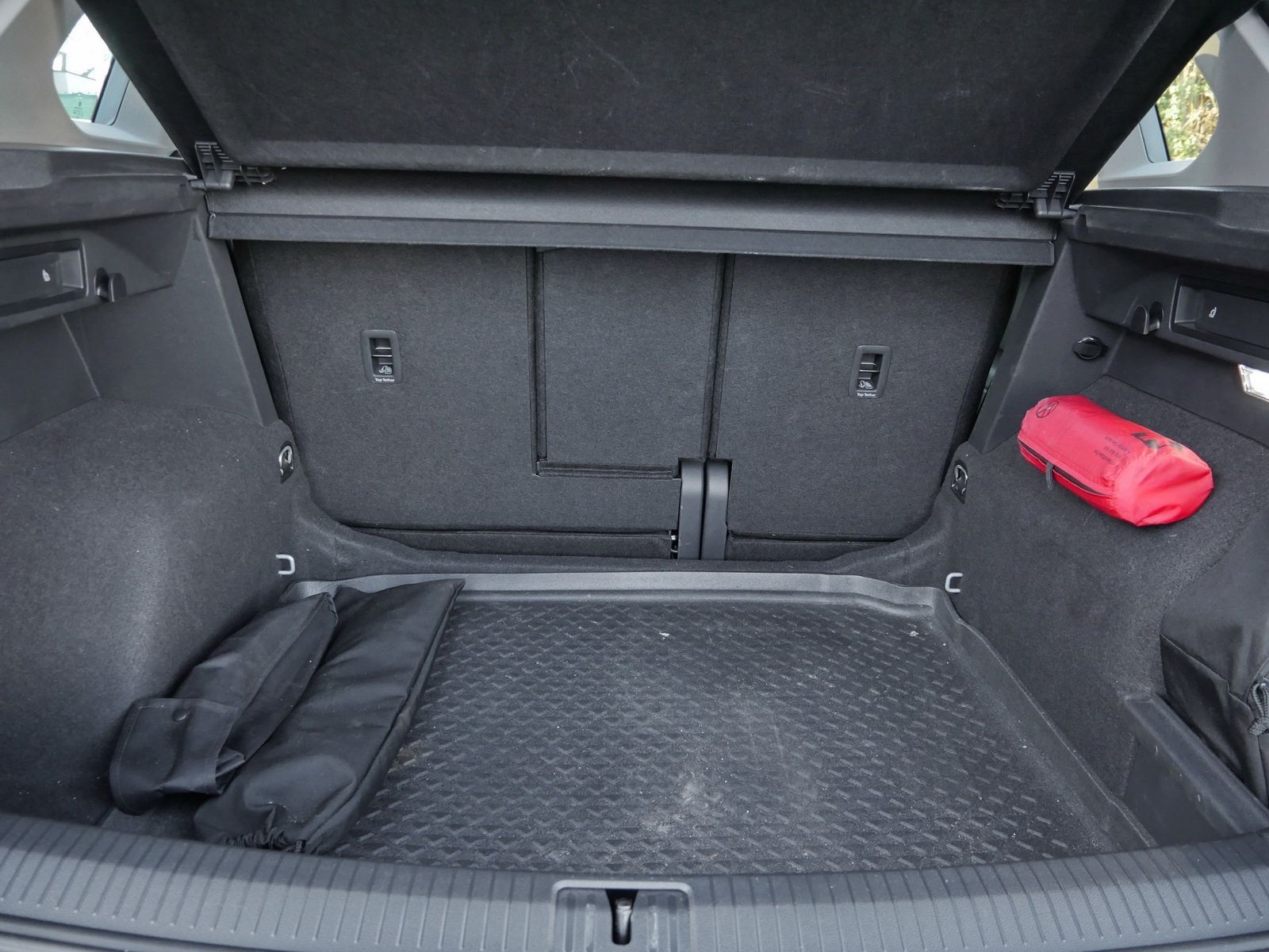 Volkswagen Tiguan Elegance 2.0 TDI - Samsaru's Car Outlet